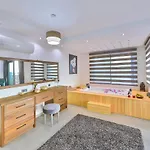 빌라 Alba, Idyllic Private Rural *